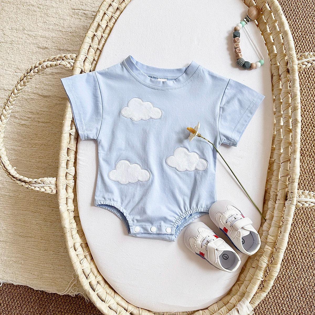 Ins Newborn Baby Girls Summer Rompers Boys Short Sleeved Triangle Jumpsuit Cute Clouds Toddler Bodysuit 0-18 Months